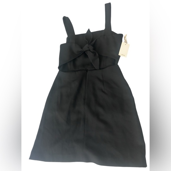 Aperature Tie-Back Dress - Picture 6 of 8